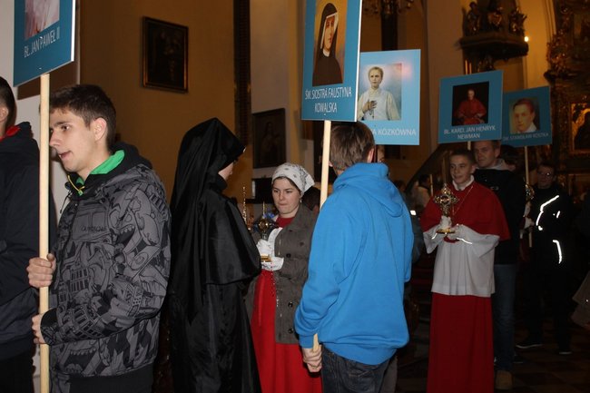 Święci zamiast wampirów - zdjęcia