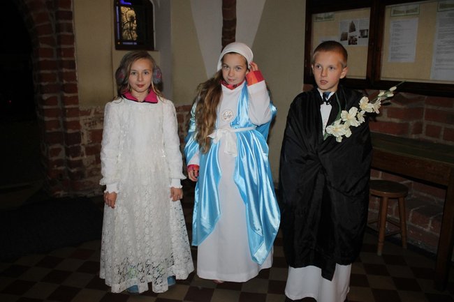 Święci zamiast wampirów - zdjęcia