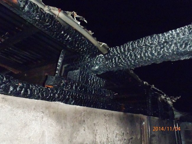 Spłonęło auto, skuter i sprzęt - zdjęcia