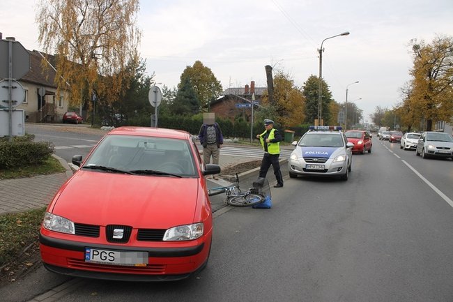 Wprost pod koła seata - zdjęcia