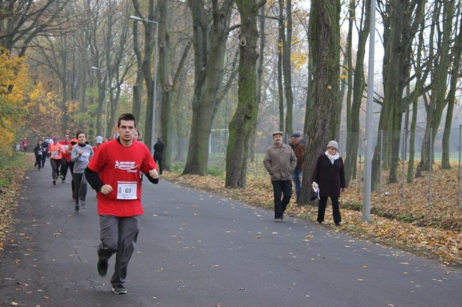 Sportowo-patriotyczna impreza - zdjęcia