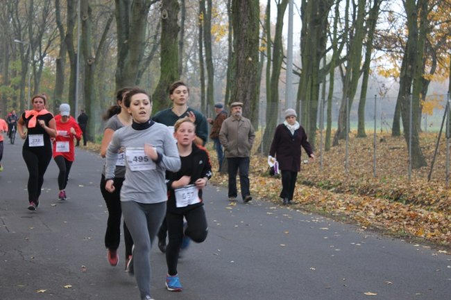 Sportowo-patriotyczna impreza - zdjęcia