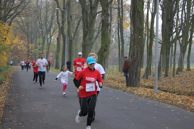 Sportowo-patriotyczna impreza - zdjęcia