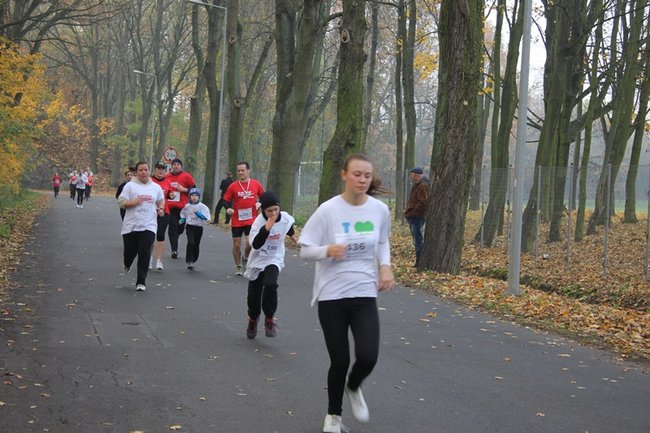 Sportowo-patriotyczna impreza - zdjęcia