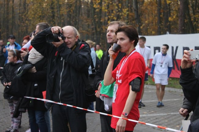 Sportowo-patriotyczna impreza - zdjęcia