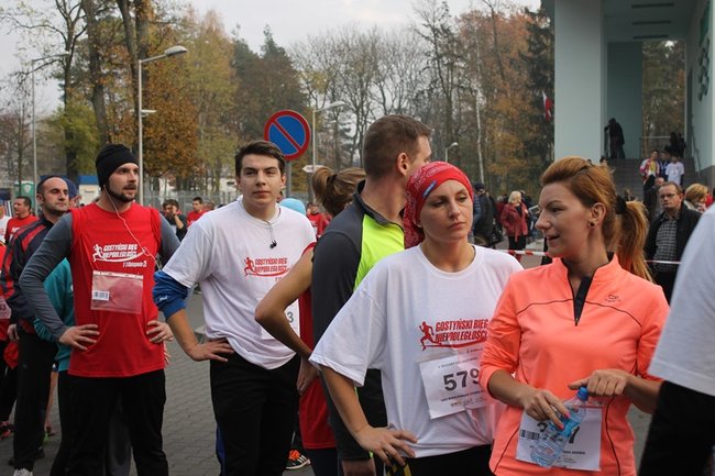 Sportowo-patriotyczna impreza - zdjęcia