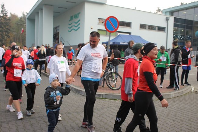 Sportowo-patriotyczna impreza - zdjęcia