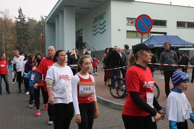 Sportowo-patriotyczna impreza - zdjęcia