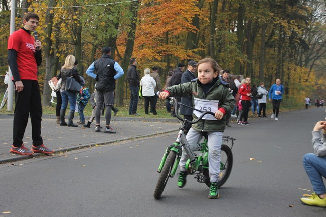 Sportowo-patriotyczna impreza - zdjęcia