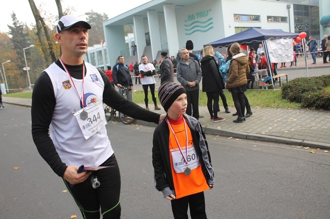 Sportowo-patriotyczna impreza - zdjęcia