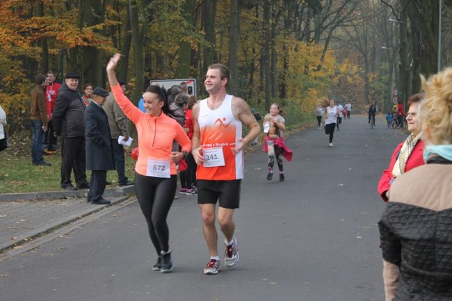 Sportowo-patriotyczna impreza - zdjęcia