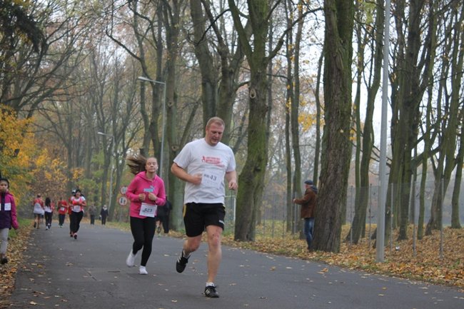 Sportowo-patriotyczna impreza - zdjęcia