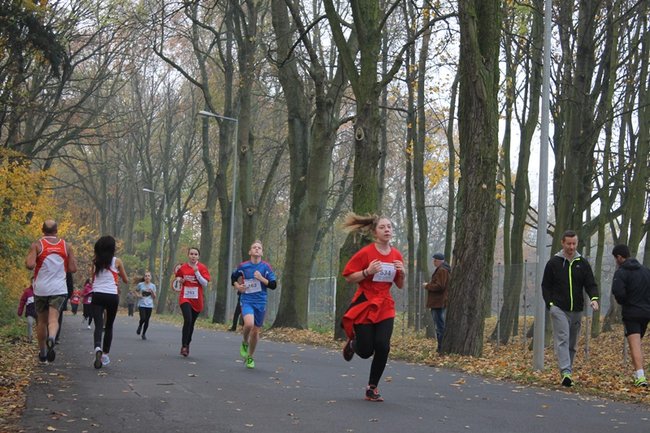 Sportowo-patriotyczna impreza - zdjęcia