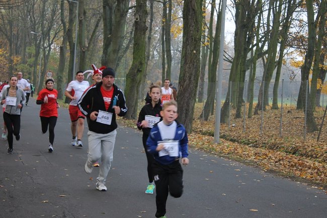 Sportowo-patriotyczna impreza - zdjęcia