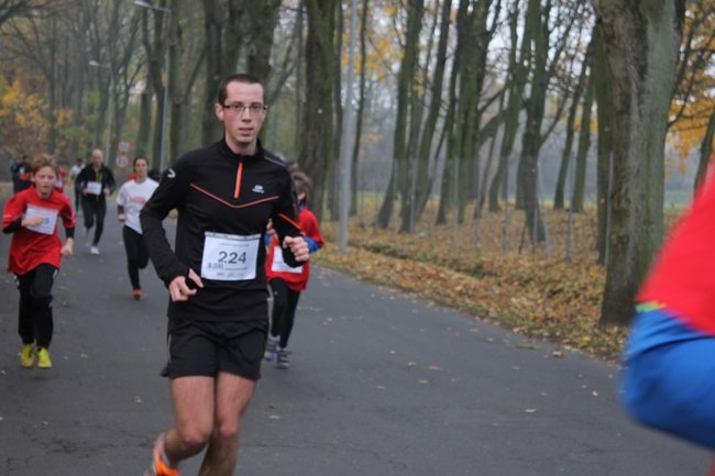 Sportowo-patriotyczna impreza - zdjęcia