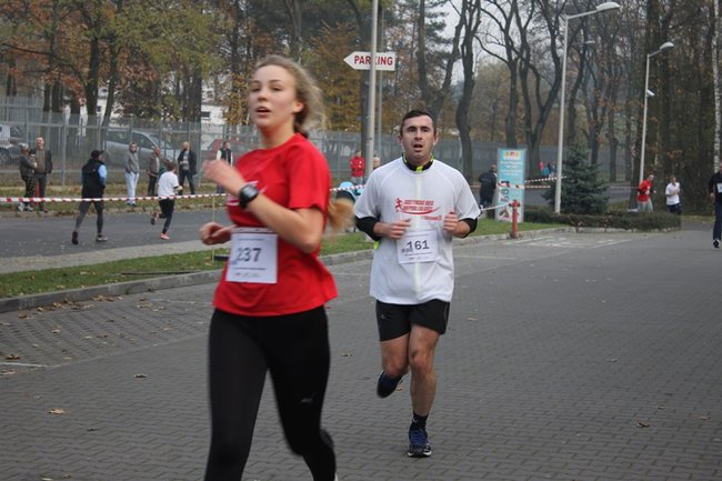 Sportowo-patriotyczna impreza - zdjęcia