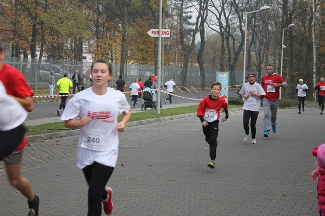 Sportowo-patriotyczna impreza - zdjęcia