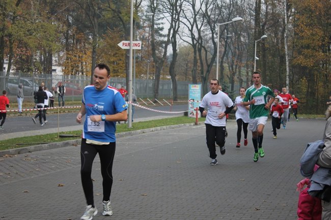 Sportowo-patriotyczna impreza - zdjęcia