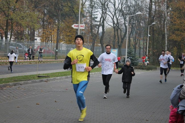 Sportowo-patriotyczna impreza - zdjęcia