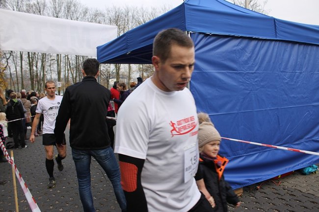 Sportowo-patriotyczna impreza - zdjęcia