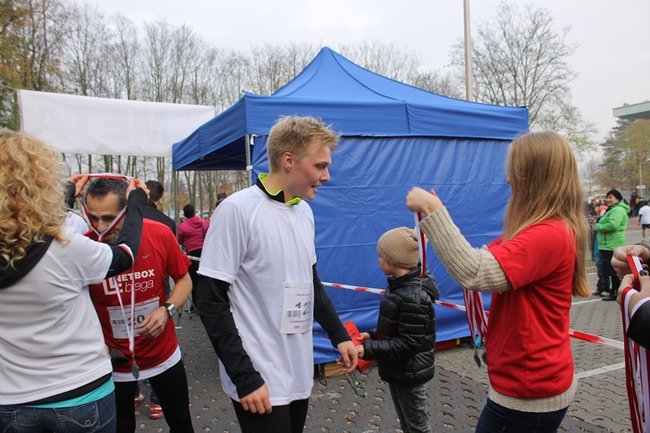 Sportowo-patriotyczna impreza - zdjęcia