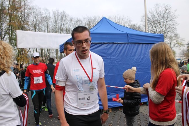 Sportowo-patriotyczna impreza - zdjęcia