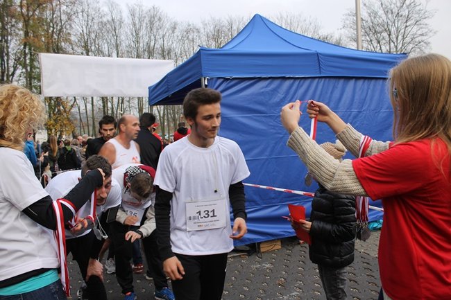 Sportowo-patriotyczna impreza - zdjęcia