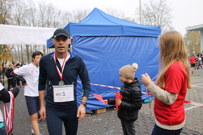 Sportowo-patriotyczna impreza - zdjęcia