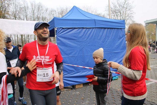 Sportowo-patriotyczna impreza - zdjęcia