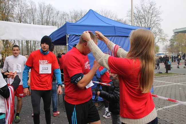 Sportowo-patriotyczna impreza - zdjęcia