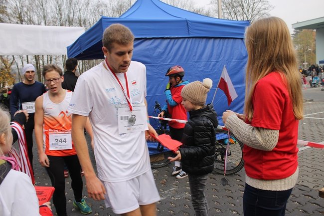 Sportowo-patriotyczna impreza - zdjęcia