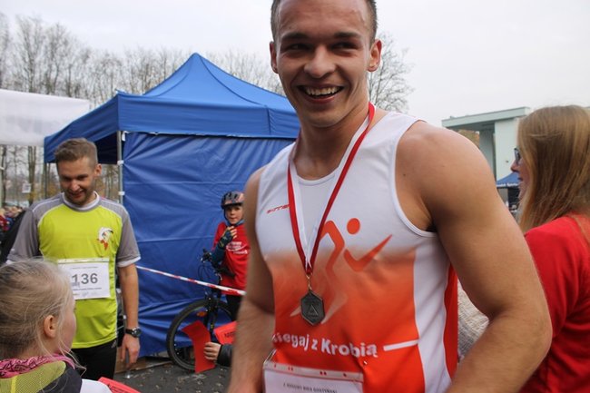 Sportowo-patriotyczna impreza - zdjęcia