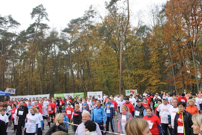 Sportowo-patriotyczna impreza - zdjęcia