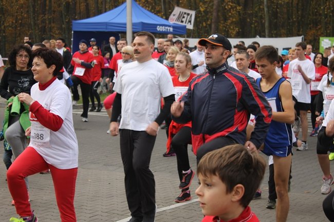 Sportowo-patriotyczna impreza - zdjęcia