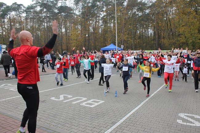 Sportowo-patriotyczna impreza - zdjęcia