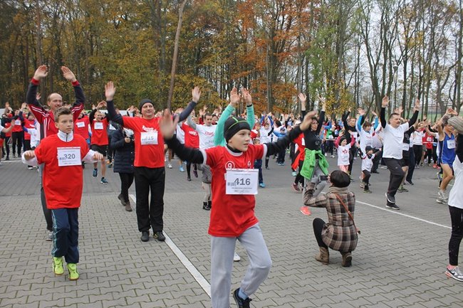 Sportowo-patriotyczna impreza - zdjęcia