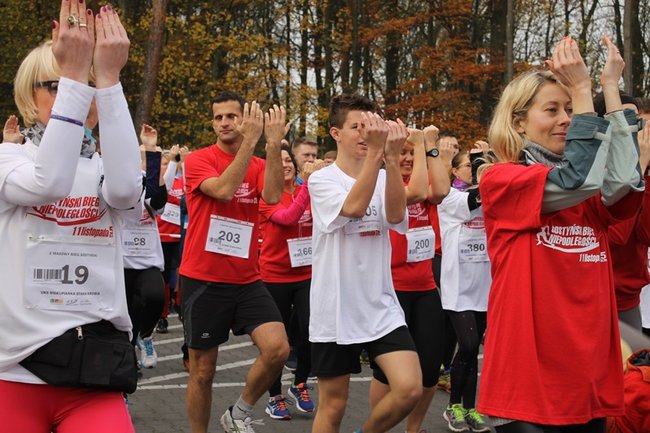 Sportowo-patriotyczna impreza - zdjęcia