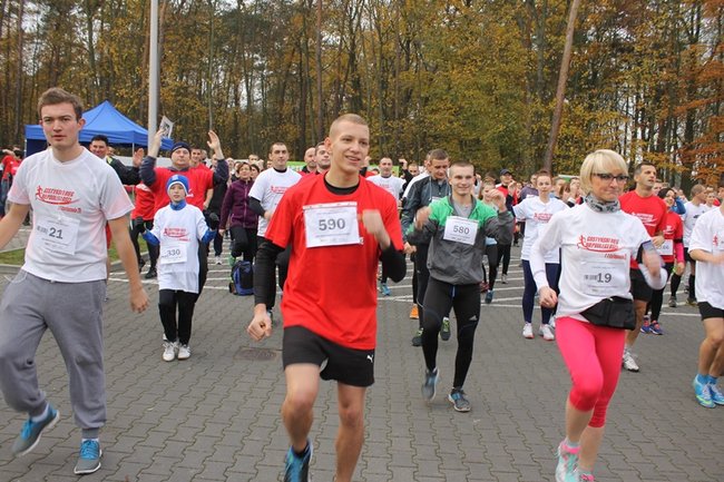 Sportowo-patriotyczna impreza - zdjęcia