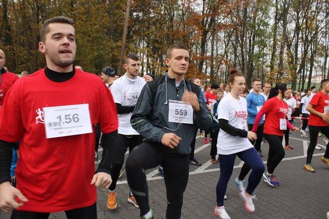 Sportowo-patriotyczna impreza - zdjęcia