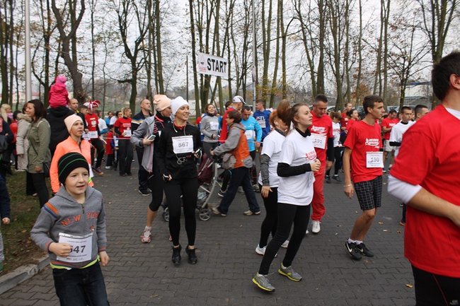 Sportowo-patriotyczna impreza - zdjęcia