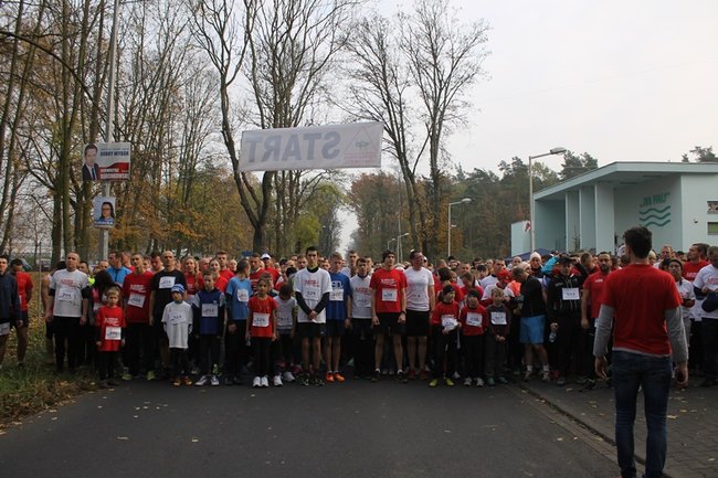 Sportowo-patriotyczna impreza - zdjęcia