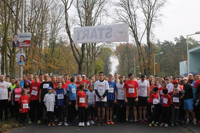 Sportowo-patriotyczna impreza - zdjęcia