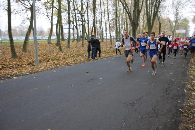 Sportowo-patriotyczna impreza - zdjęcia