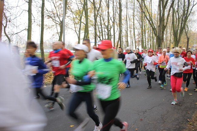 Sportowo-patriotyczna impreza - zdjęcia