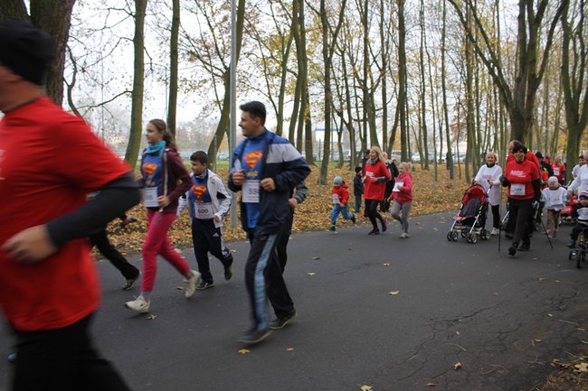 Sportowo-patriotyczna impreza - zdjęcia