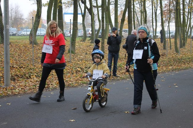Sportowo-patriotyczna impreza - zdjęcia