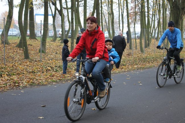 Sportowo-patriotyczna impreza - zdjęcia