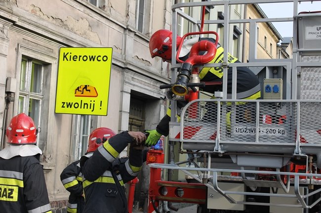 Dachówki sparaliżowały miasto - zdjęcia