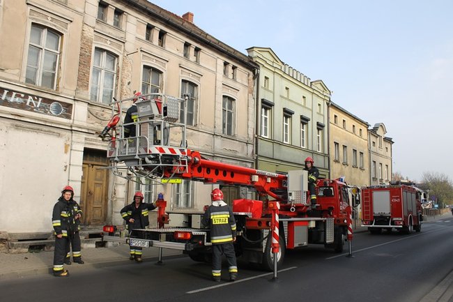 Dachówki sparaliżowały miasto - zdjęcia