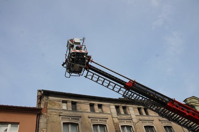 Dachówki sparaliżowały miasto - zdjęcia